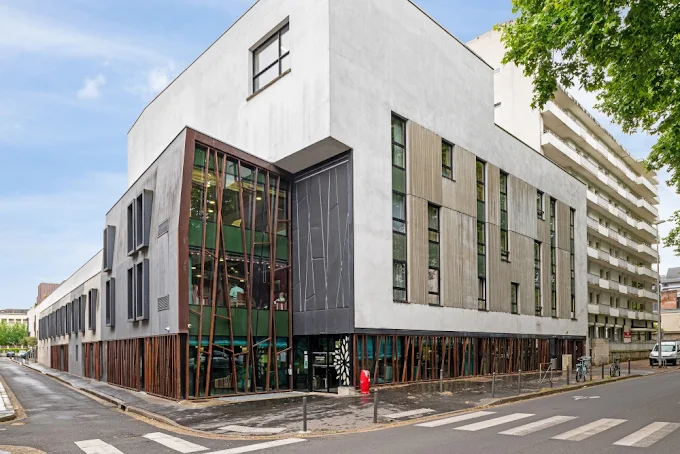 Vue extérieure bâtiment de l'EHPAD en LMNP Les Dames Blanches à TOURS