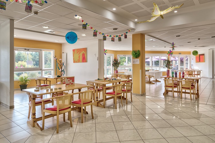 Salle du 2ème restaurant de la résidence en LMNP de l'EHPAD Le Domaine de Domèvre à VAXY