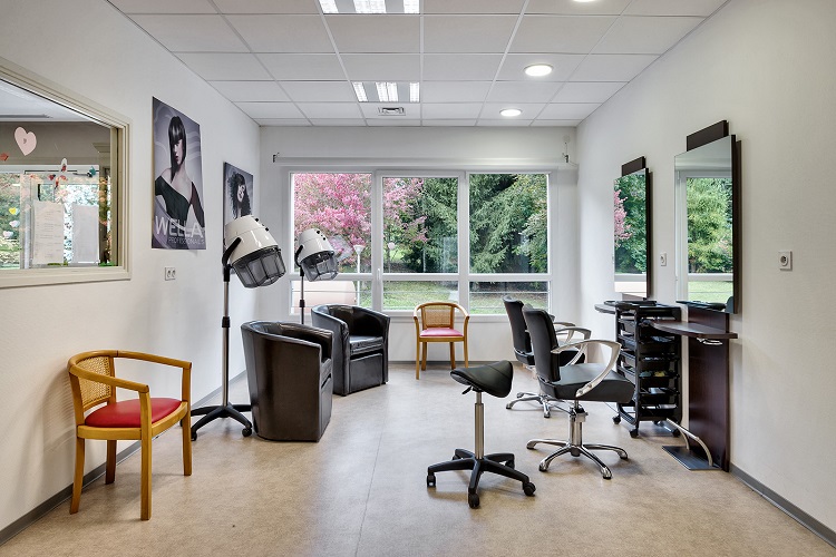 Salon de coiffure de la résidence en LMNP de l'EHPAD Le Domaine de Domèvre à VAXY