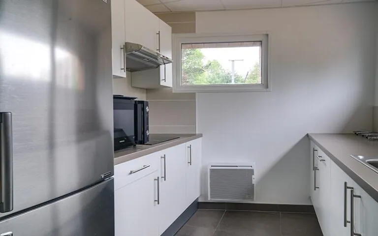 Cuisine collaborative de la résidence étudiante LMNP All Suites Study à PESSAC