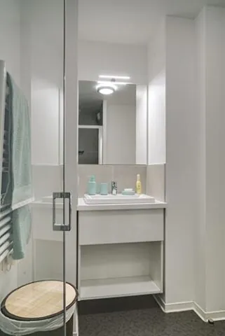 Salle d'eau de la résidence étudiante LMNP All Suites Study à PESSAC