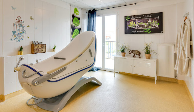 Salle de balnéothérapie dans l'EHPAD L'amandière à Salon De Provence