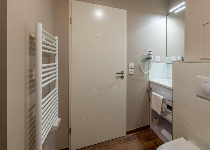 salle de bains résidence lmnp tourisme affaires All suites Appart Hotel Marne