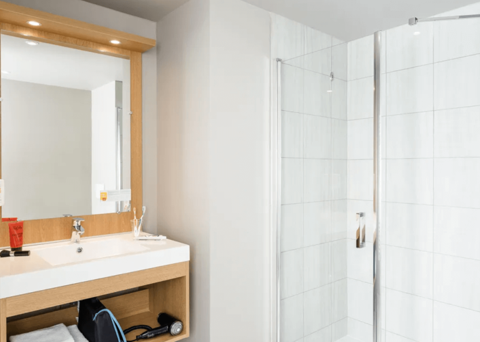 salle de bains résidence lmnp tourisme affaires Massy Adagio Access Gare TGV