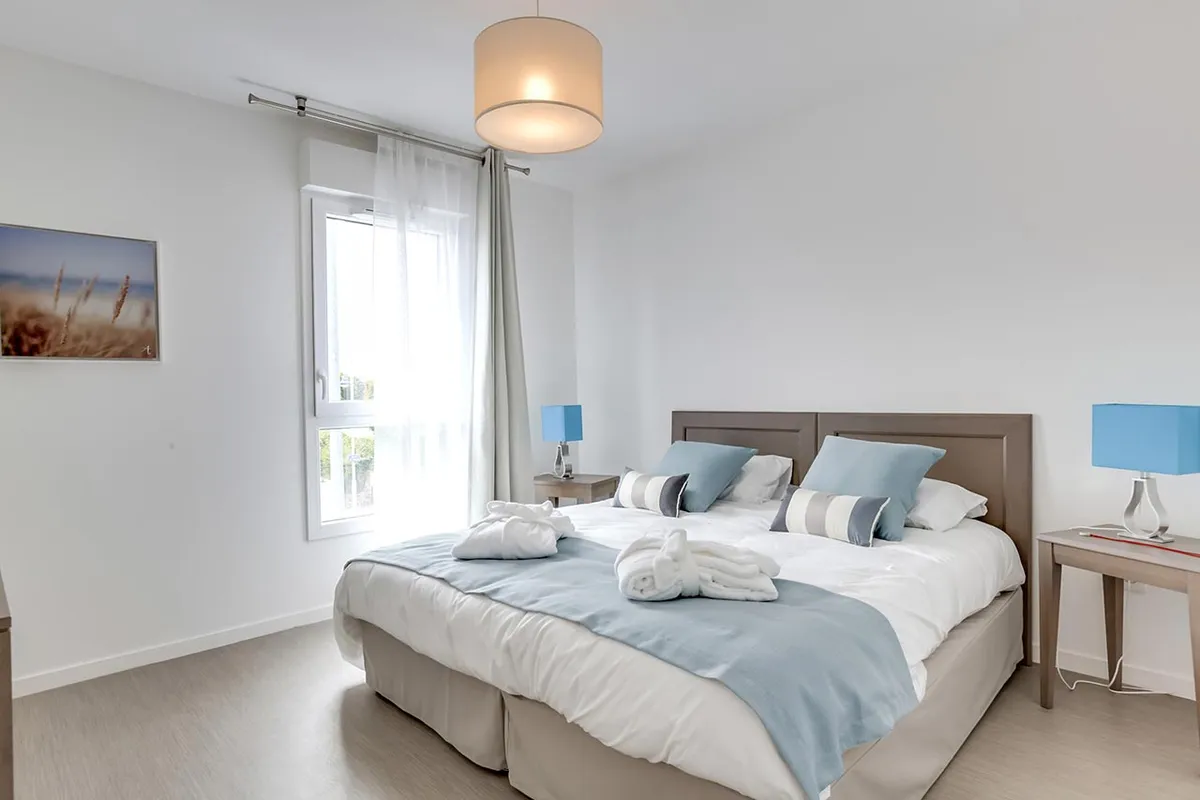 Chambre de la résidence Senior Les Templitudes en LMNP à CAEN