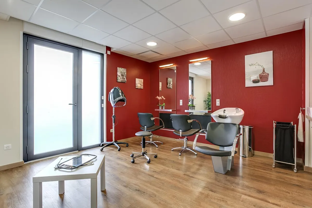 Salon de coiffure de la résidence Sénior Les Templitudes en LMNP à CAEN
