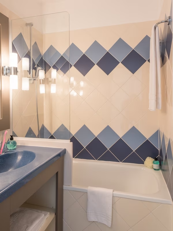 Salle de bain en résidence LMNP de tourisme La Rostagne à ANTIBES