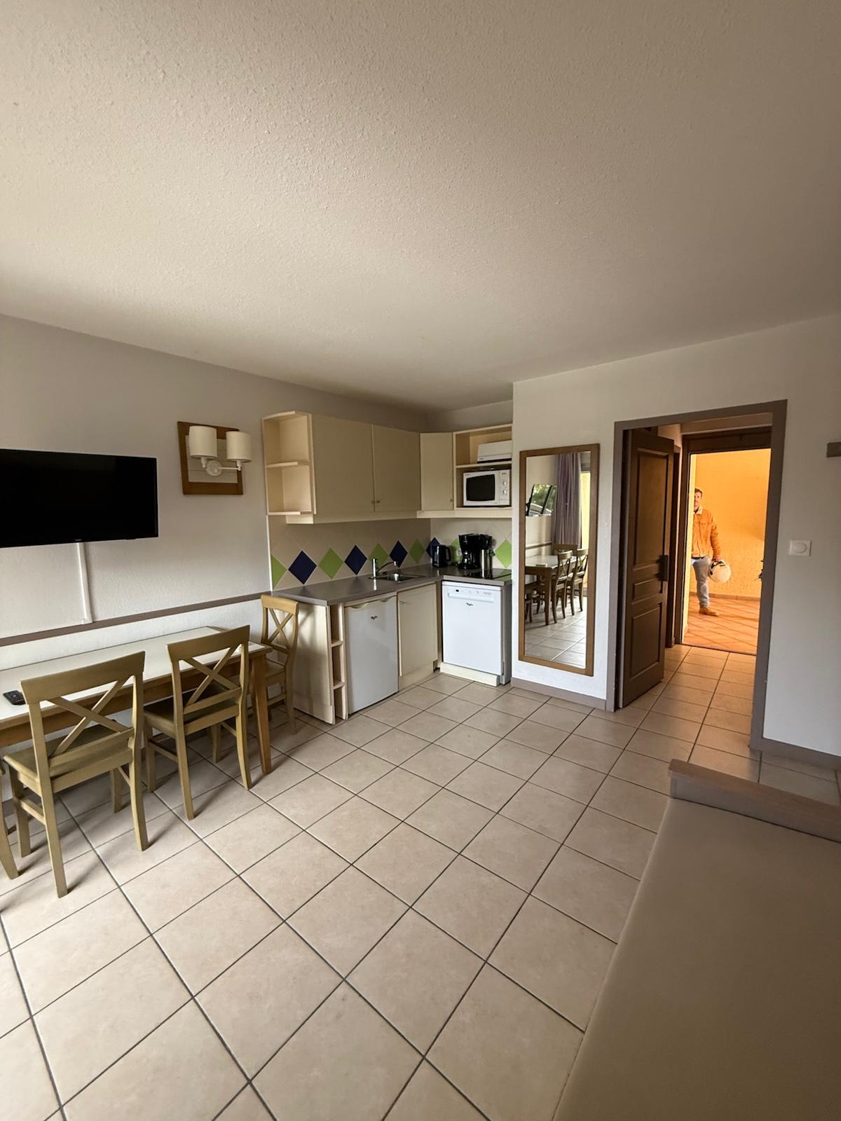 Séjour et cuisine en résidence LMNP de tourisme La Rostagne à Aix