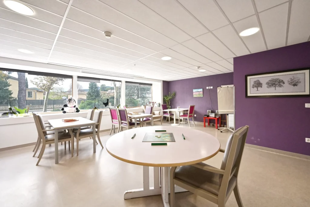 Salle d'activité en résidence LMNP Les Bains à Saint-Peray