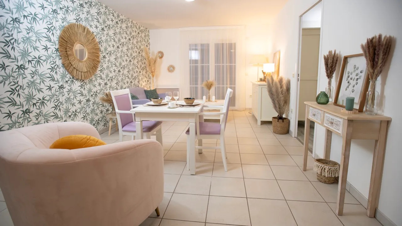 Séjour du pavillon de la résidence sénior Vivéa en LMNP à LOCHES