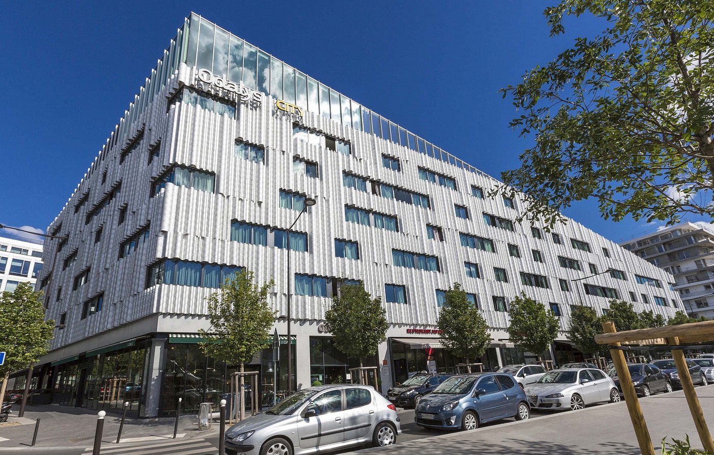 Façade 2 de la résidence de tourisme d'affaires en LMNP Appart'hôtel Odalys City à Paris 17e
