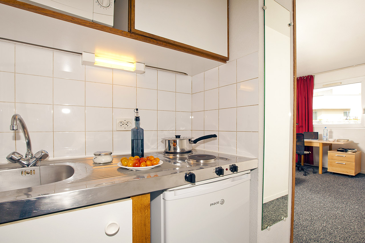 Cuisine en résidence étudiante en LMNP Victor Hugo Les Estudines à CLICHY