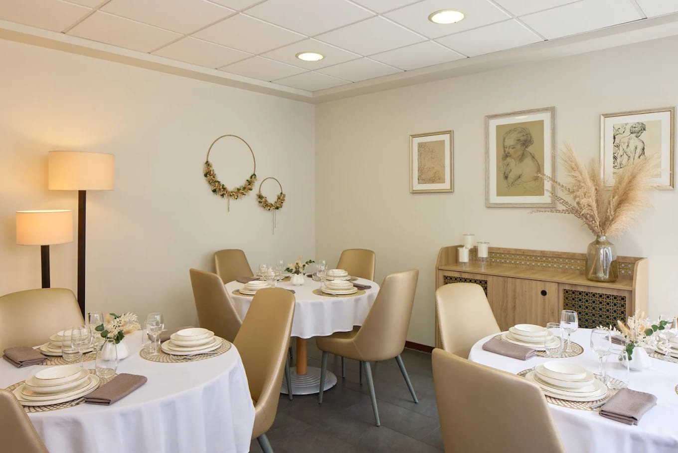 Salle de restauration en résidence Sénior en LMNP Les Girandières à BRUZ