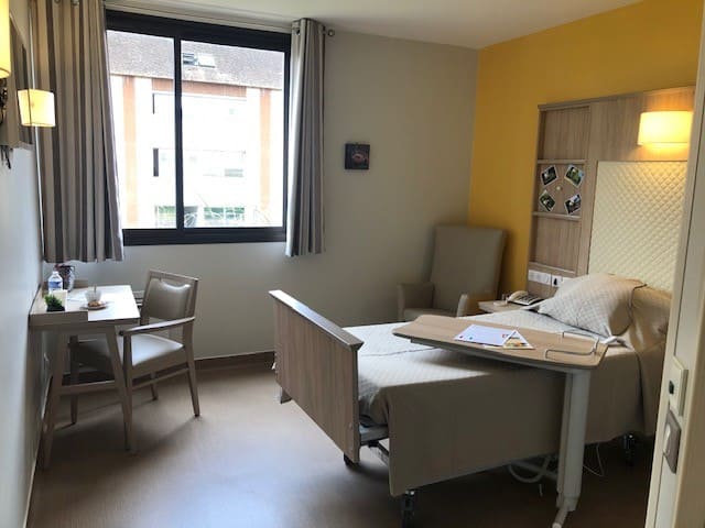 Chambre médicalisée de l'EHPAD en LMNP Le Klarène à TOURNAN-EN-BRIE