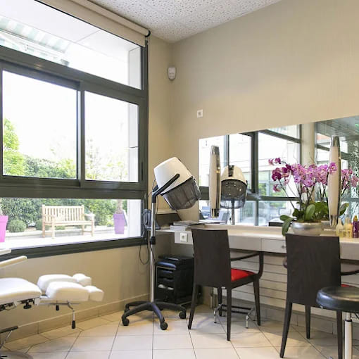 salon de coiffure en résidence LMNP EHPAD Ger'Home à COURBEVOIE