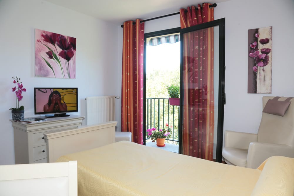 Chambre médicalisée dans l'EHPAD résidence Coissy en LMNP à AURILLAC