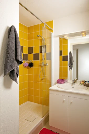 Salle d'eau en résidence étudiante en LMNP Les Estudines à MARSEILLE