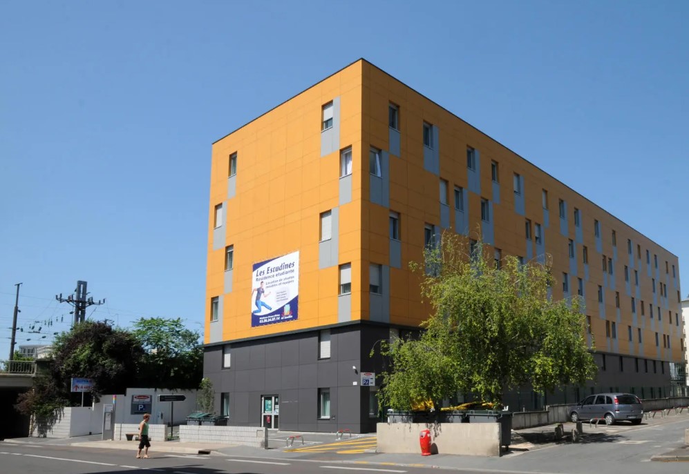 Vue façade de la résidence étudiante en LMNP Les estudines Drouet d'Erlon à REIMS
