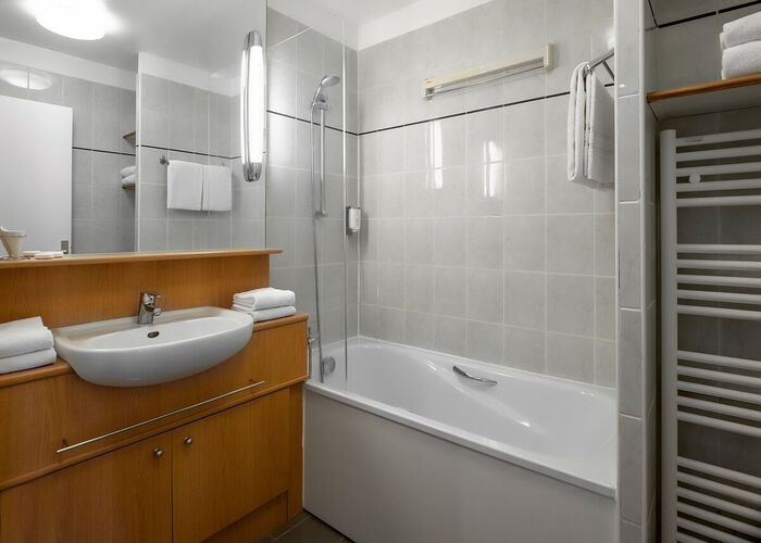 Salle de bain résidence lmnp tourisme affaires Paris citadines Bastille Marais