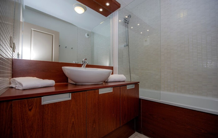 Salle de bains dans la résidence de tourisme LMNP à Mandelieu La Napoule Riviera Resort