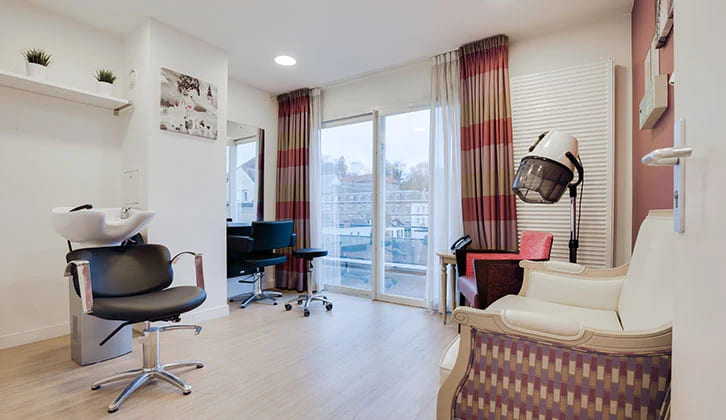 Salon de coiffure en résidence LMNP EHPAD Médicis à VIRY CHATILLON