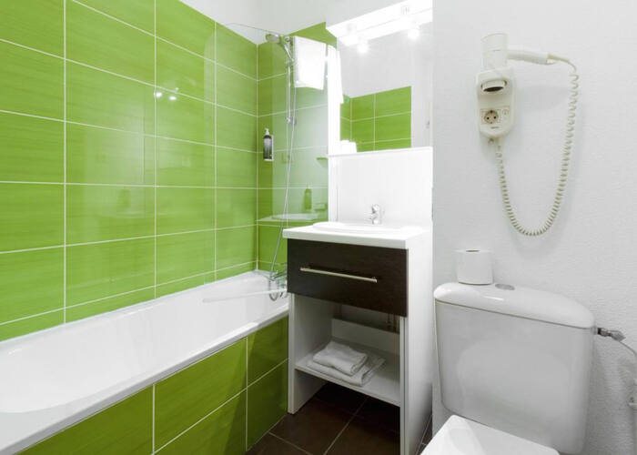 Salle de bains résidence LMNP tourisme affaires Pau All Suites Appart Hôtel