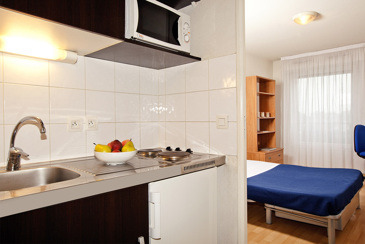 Kitchenette studio de la résidence étudiante en LMNP Les Estudines les Académies de Vincennes à VINCENNES