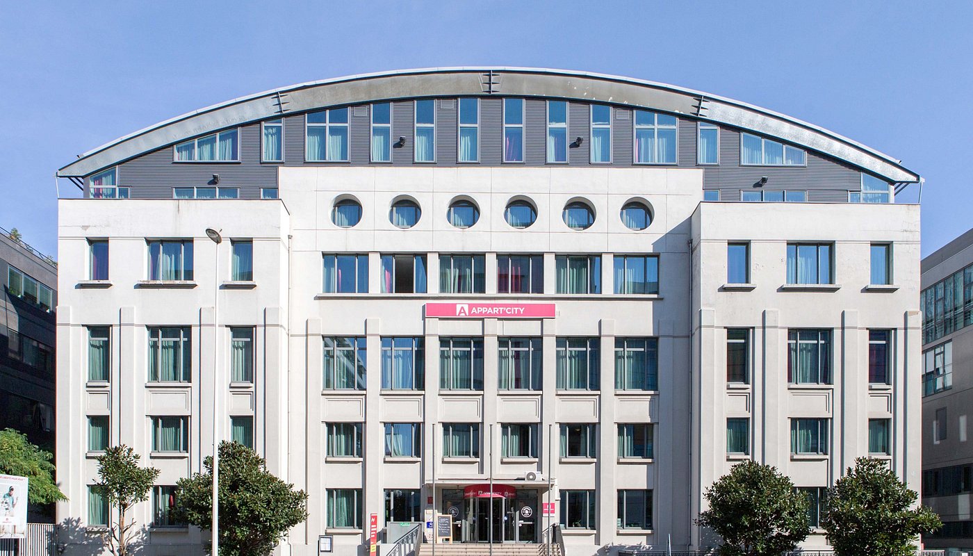 Façade Accueil de la résidence de tourisme d'affaires en LMNP Appart'City Part Dieu à Lyon