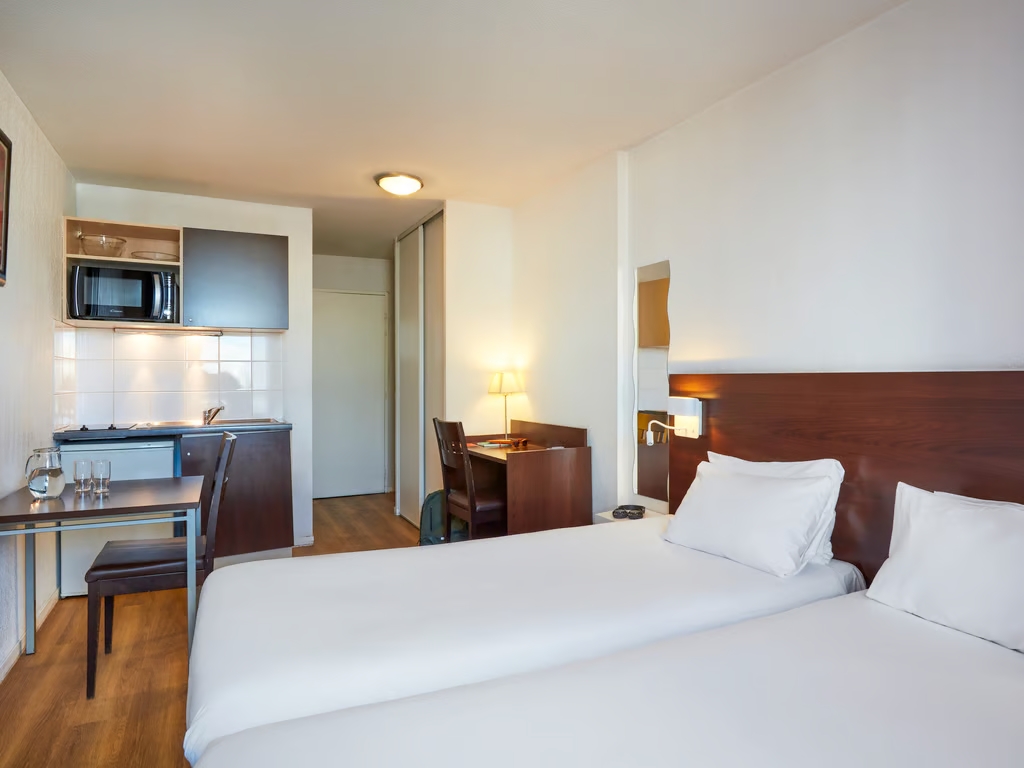 Chambre-double-en-résidence-LMNP-de-tourisme-Adagio-Access-Paris-St-Denis-Pleyel-à-Saint-Denis