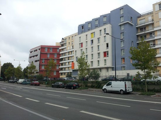 Vue bâtiment en résidence LMNP de tourisme Adagio Access Paris St Denis Pleyel à Saint-Denis