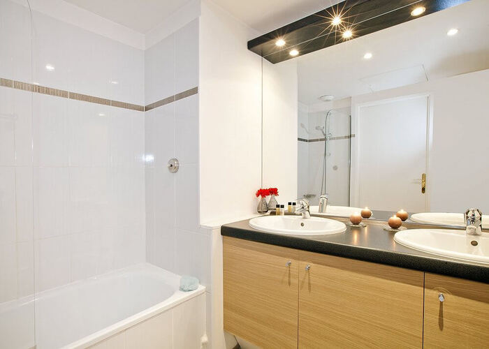 Salle de bains résidence lmnp tourisme affaires residhome Appart hotel Asnière-sur-seine