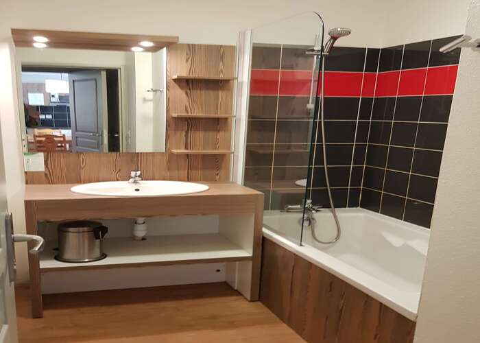 Salle de Bains résidence tourisme LMNP Les Deux Alpes L'Ours Blanc