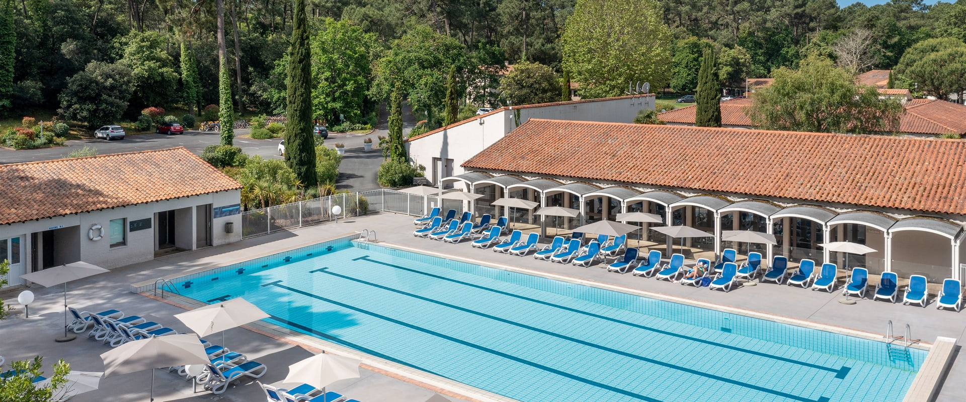 Piscine en résidence LMNP de tourisme LES MATHES LA PALMYRE à ROYAN LES MATHES