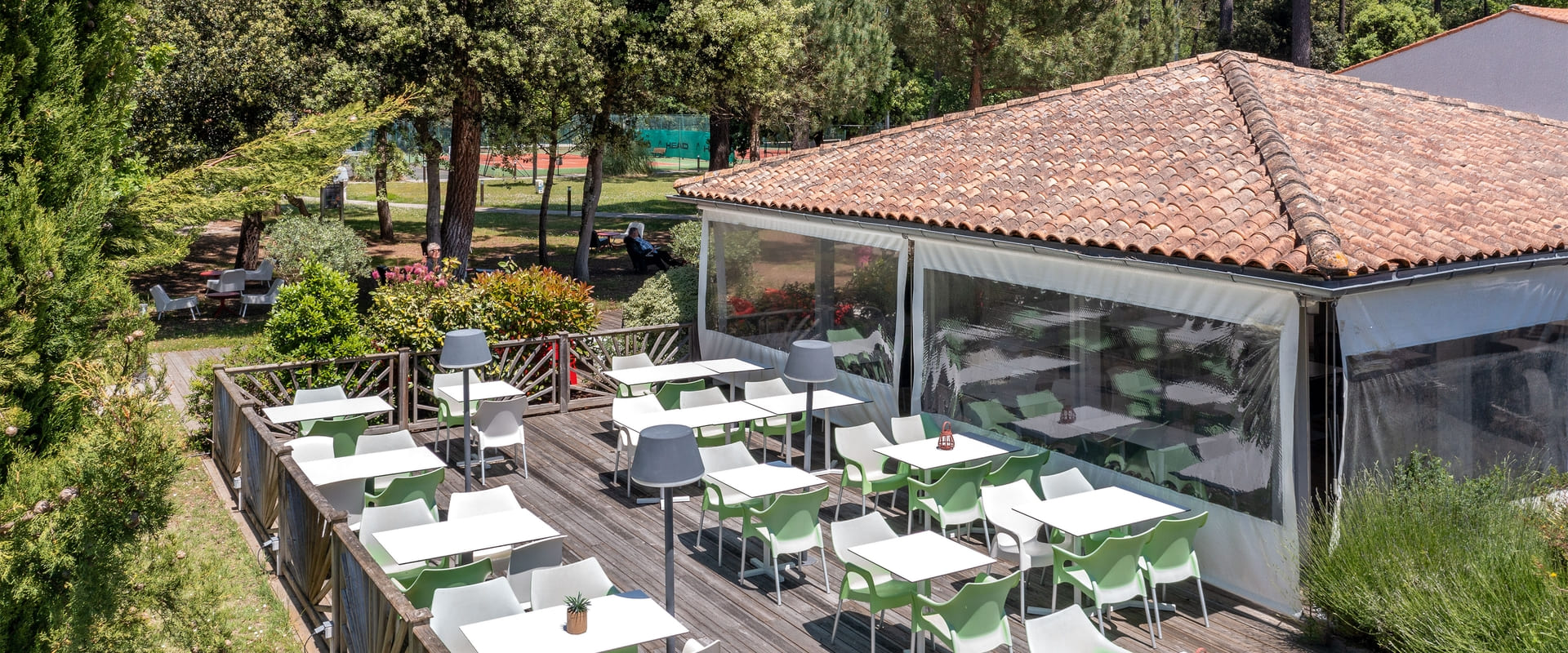 Terrasse en résidence LMNP de tourisme LES MATHES LA PALMYRE à ROYAN-LES-MATHES