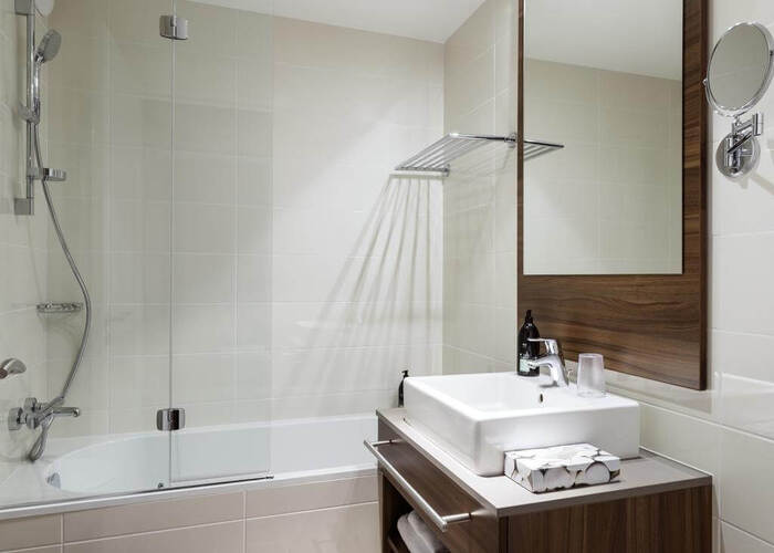 salle de bains résidence lmnp tourisme affaires courbevoie aparthotel adagio la défense