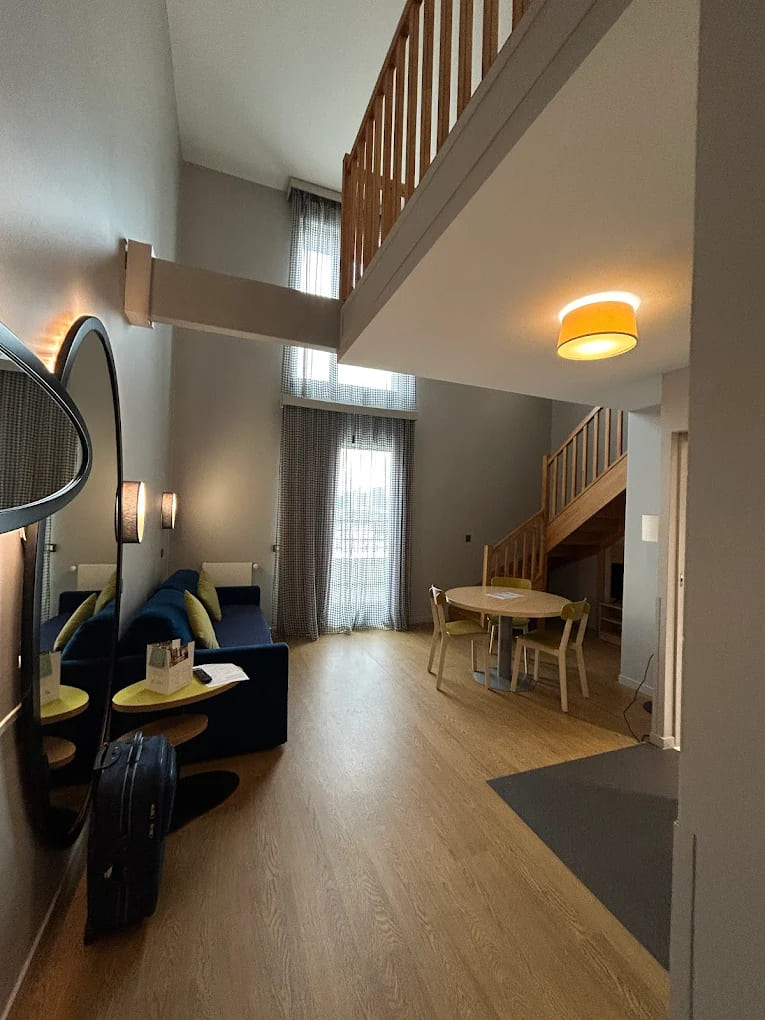 Appartement en duplex vue 4 en résidence de tourisme en LMNP Adagio access à COLOMBES