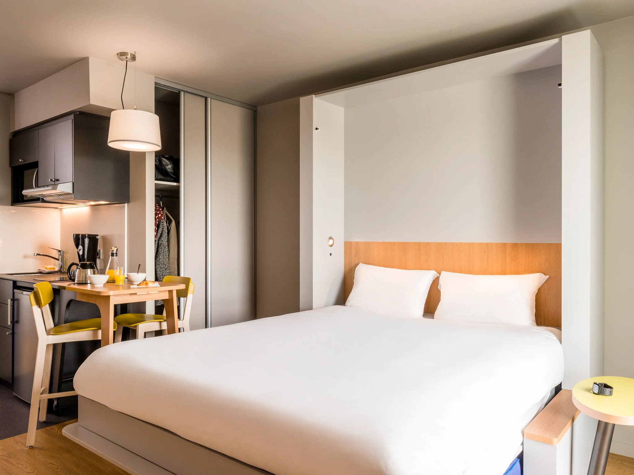 Chambre en résidence de tourisme en LMNP Adagio access à COLOMBES