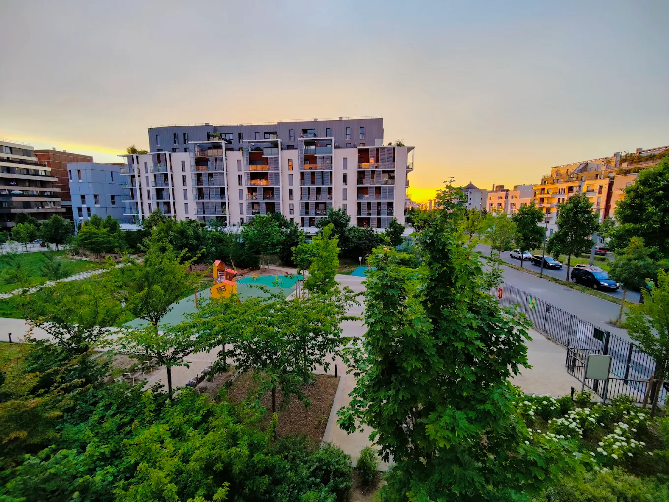 Vue de la résidence de tourisme en LMNP Adagio access à COLOMBES