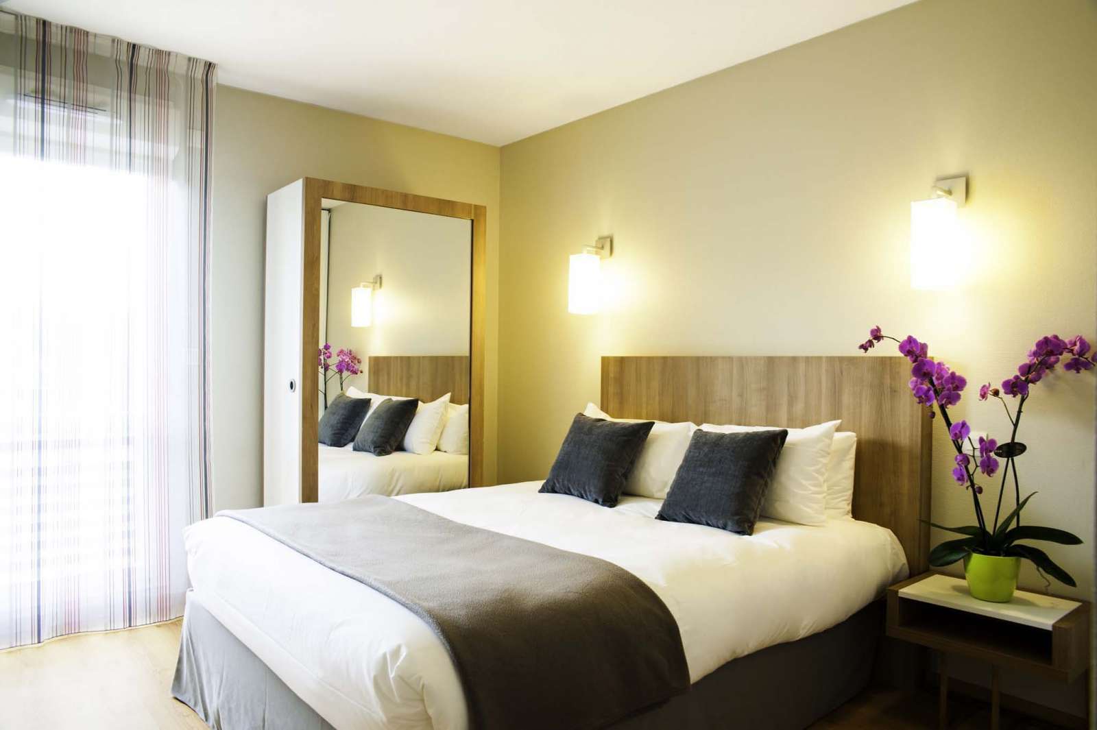 Chambre en résidence LMNP de tourisme affaires Carré Saint-Michel à TOULOUSE 
