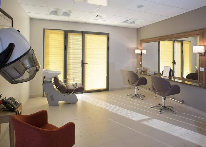 Salon de coiffure résidence sénior LMNP Cavaillon Les cigales du Luberon