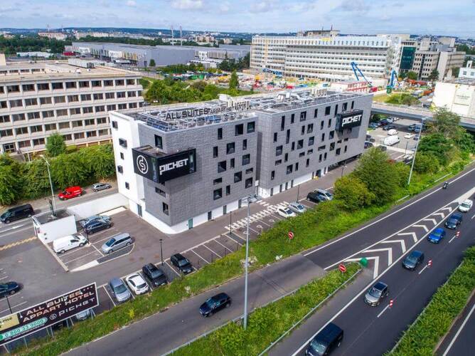 Façade dans la résidence LMNP tourisme affaires à Rungis All Suites Aéroport Paris Orly
